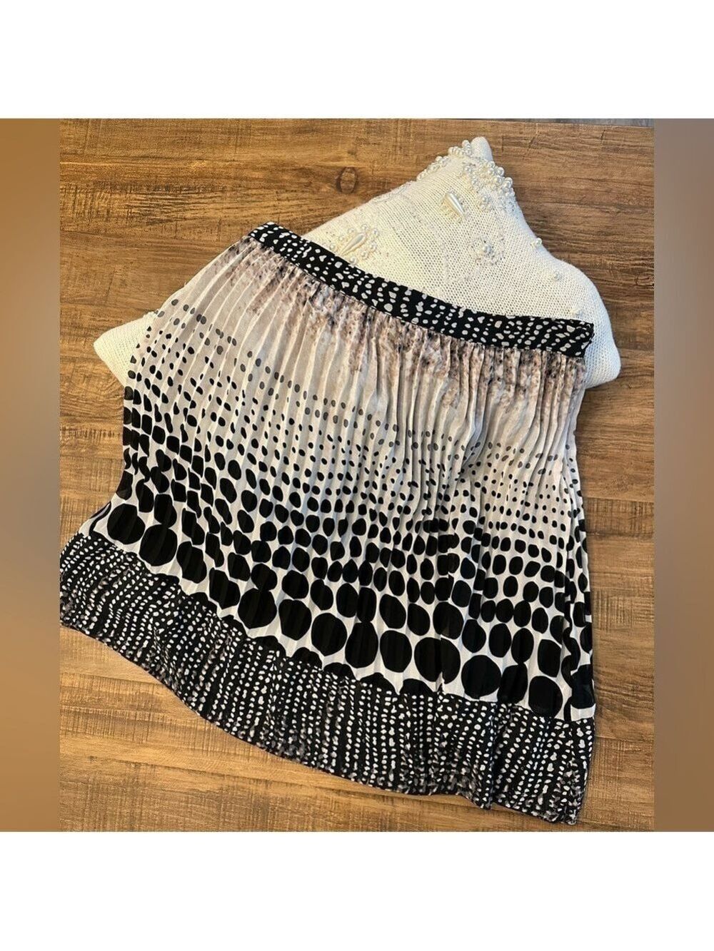 Mystree Pleated Skirt Polka Dot Print Size Small Looks brand new White Black - Picture 3 of 16